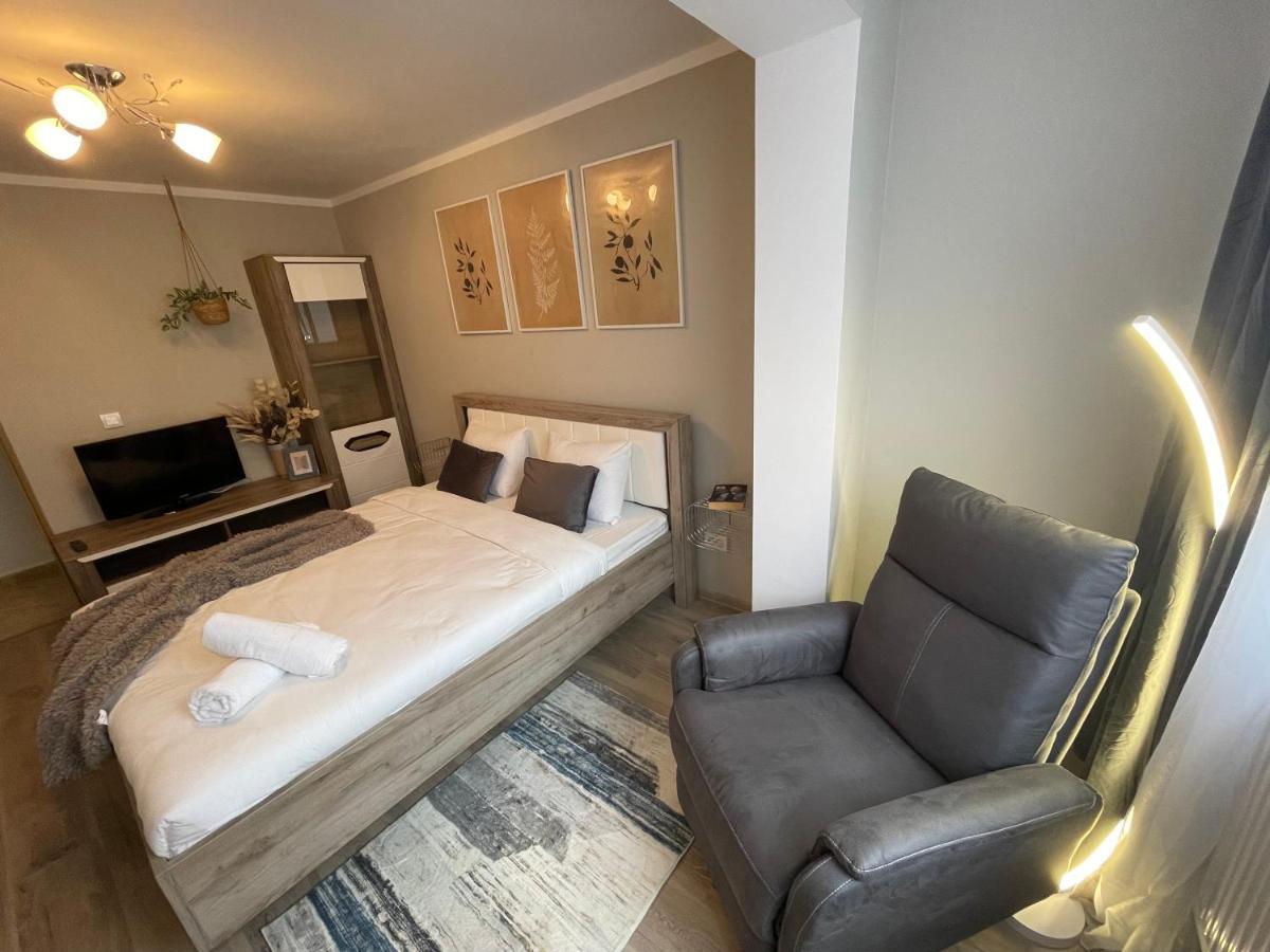 Hygge Place To Stay - Self Check In Nonstop 24H-Wifi Resita Exterior photo